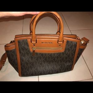 Michael Kors hand bag